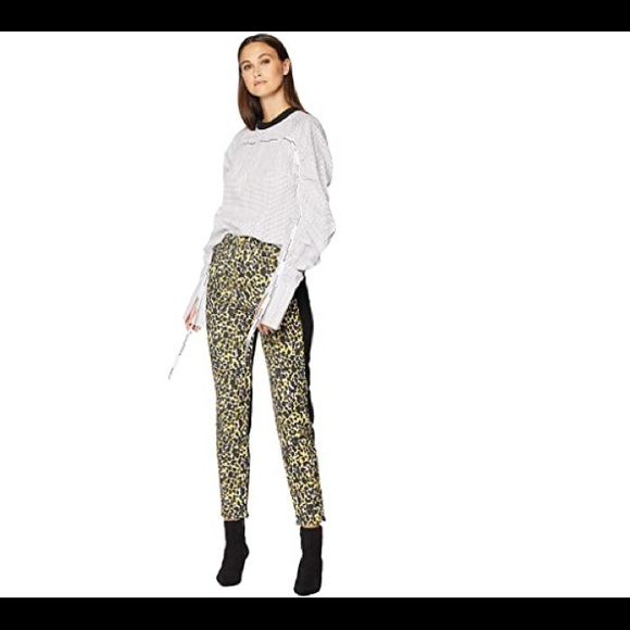 SHIPPED TO SELL AT THE REAL REAL! - Picture 5 of 9